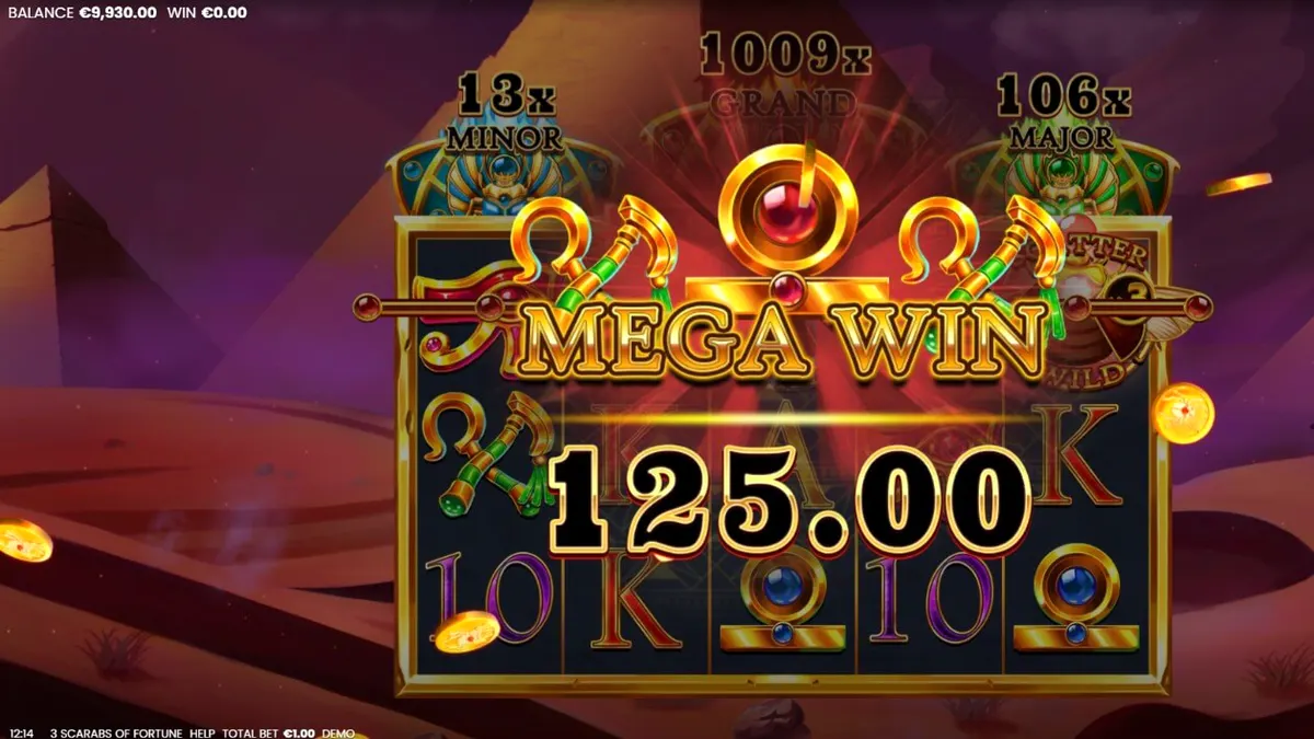 Tampilan visual slot 3 Scarabs of Fortune dengan latar belakang piramida Mesir di bawah cahaya bulan.